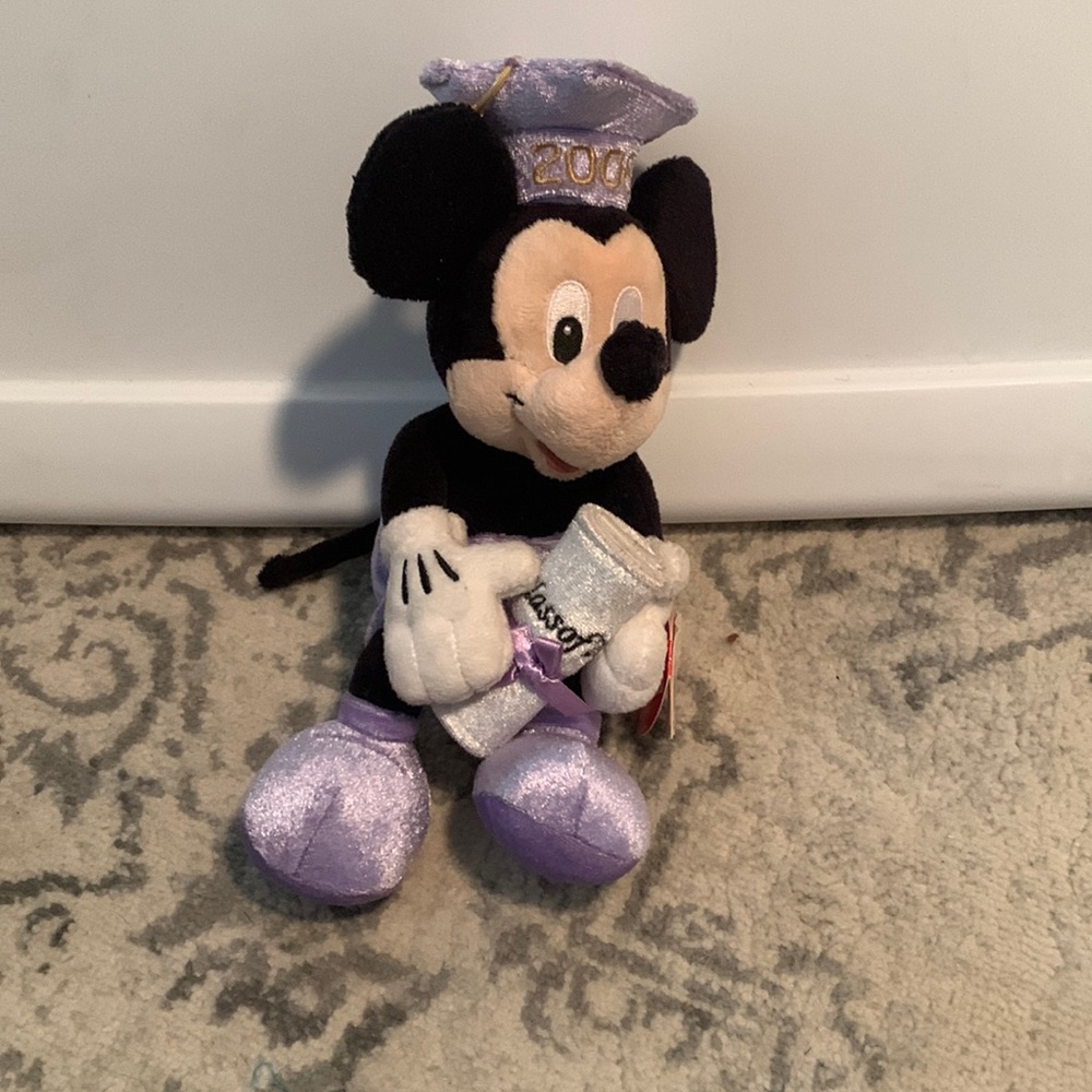 Mickey Graduate